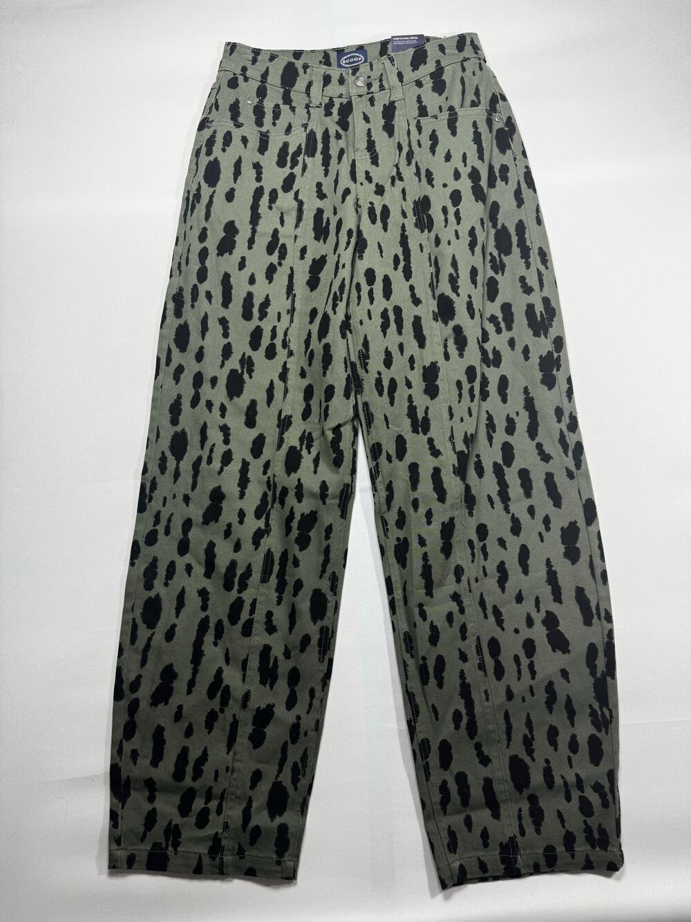 NWT Scoop Women's Leopard Print Green Black Barrel Jeans - Size 0/32" (28x31)* - Picture 1 of 5